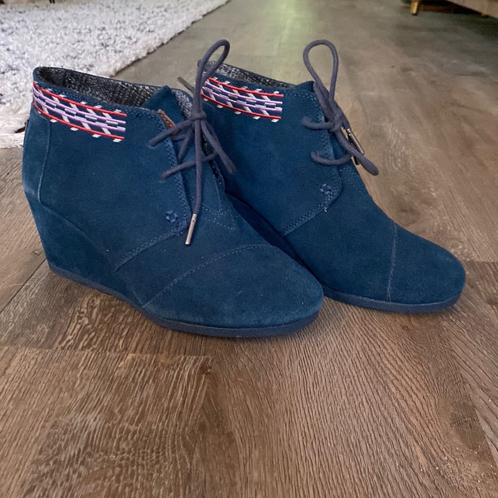 Toms wedge booties